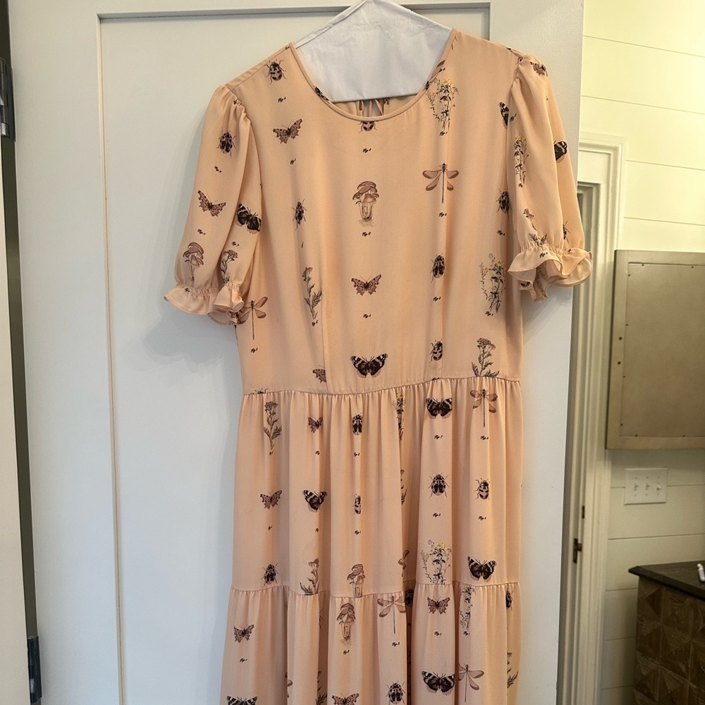 Maxi. Floral TVF for DVF. GUC. Has some spots that have not been treated. Size 4